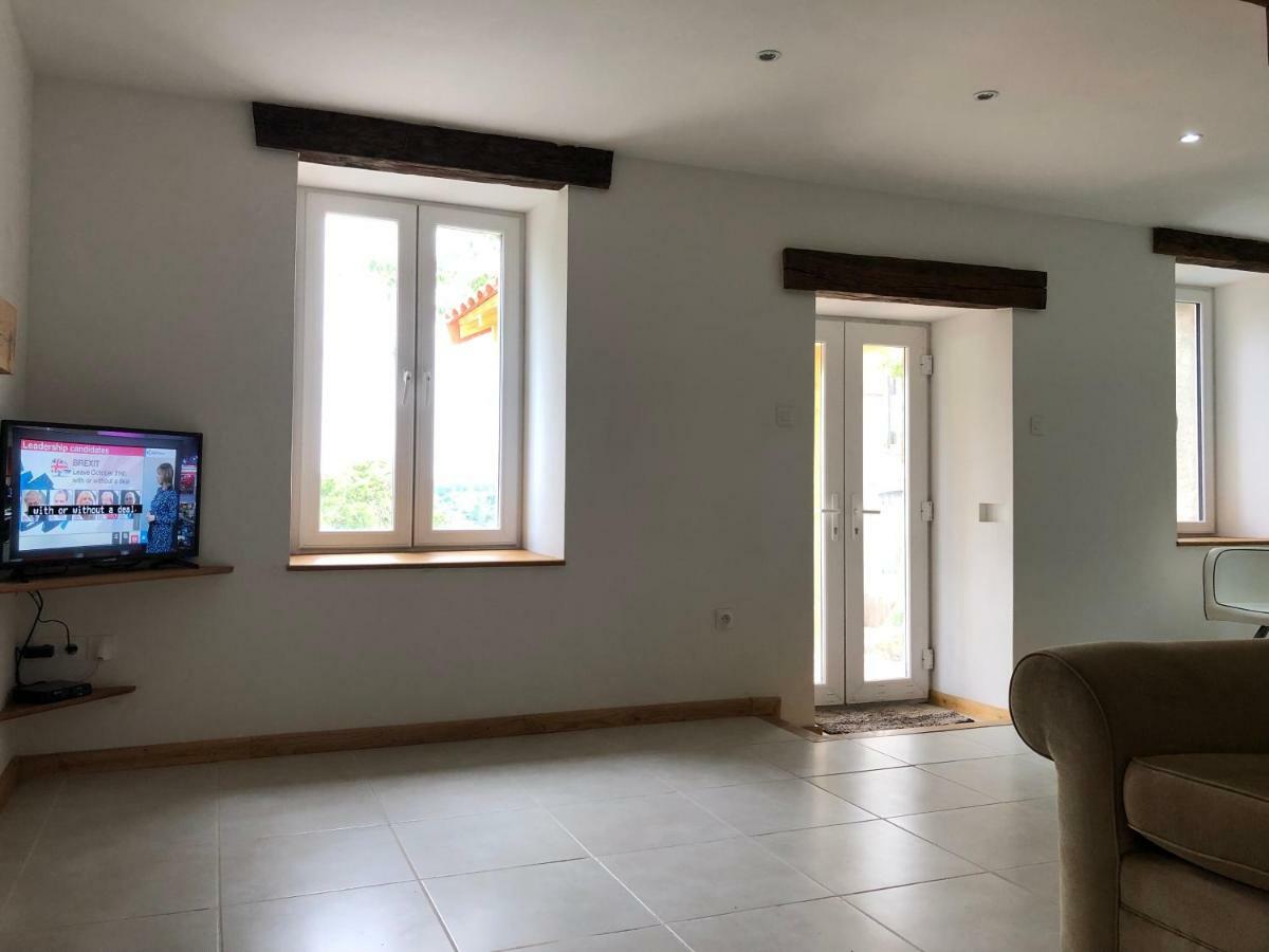 The Walnut Tree Gite Le Dorat Экстерьер фото
